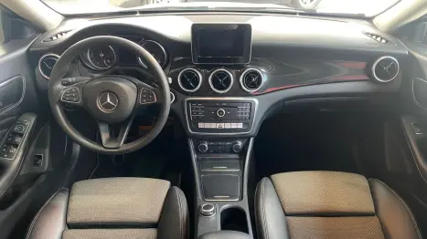 MERCEDES-BENZ CLA 180 1.6 16V 4P CGI TURBO 7G-TRONIC DCT AUTOMTICO, Foto 4