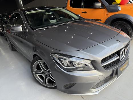 MERCEDES-BENZ CLA 180 , Foto 3
