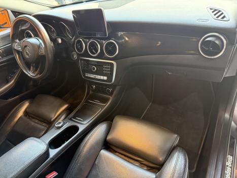 MERCEDES-BENZ CLA 180 , Foto 9