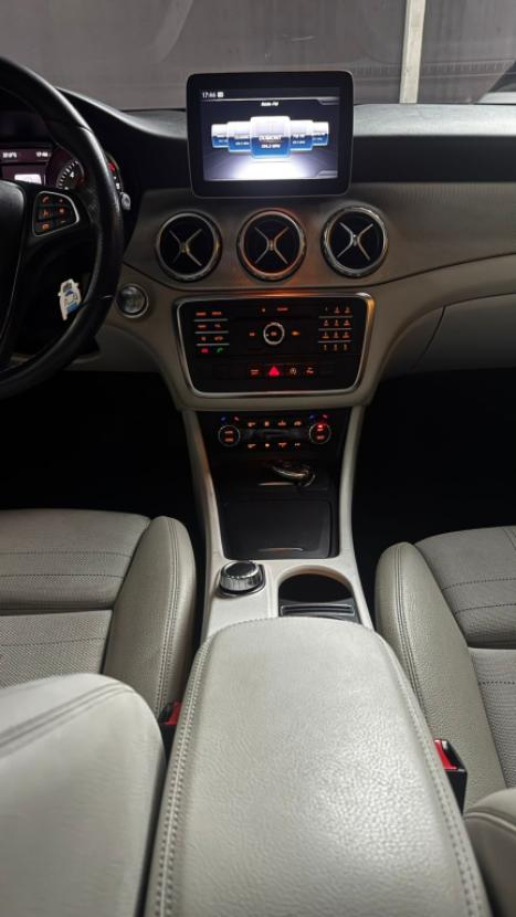 MERCEDES-BENZ GLA 200 1.6 16V 4P FLEX CGI ENDURO TURBO AUTOMTICO, Foto 13