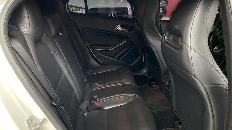 MERCEDES-BENZ GLA 200 1.6 16V 4P FLEX CGI ENDURO TURBO AUTOMTICO, Foto 8