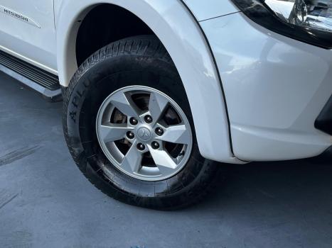 MITSUBISHI L 200 Triton 2.4 16V SPORT GLS CABINE DUPLA TURBO DIESEL AUTOMTICO, Foto 2