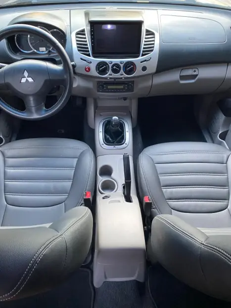 MITSUBISHI L 200 Triton 2.4 16V FLEX HLS CABINE DUPLA, Foto 8