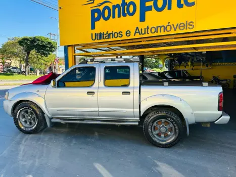 NISSAN Frontier 2.8 XE TURBO DIESEL CABINE DUPLA, Foto 2