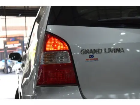 NISSAN Grand Livina 1.8 16V 4P SL FLEX AUTOMTICO, Foto 17