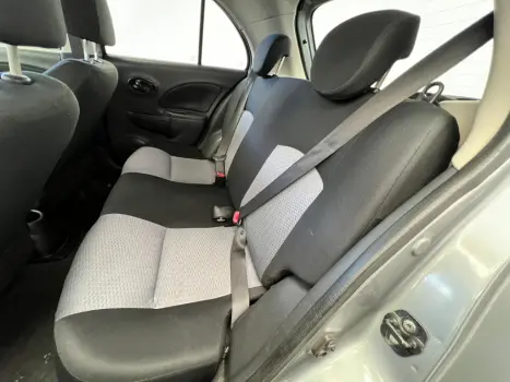 NISSAN March 1.0 12V 4P S FLEX, Foto 21