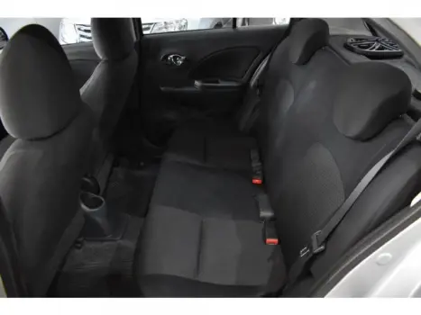 NISSAN March 1.6 16V 4P S FLEX, Foto 6