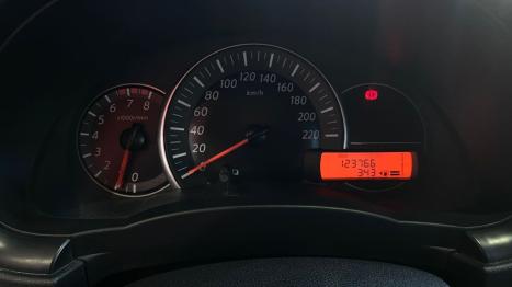NISSAN March 1.6 16V 4P SV FLEX, Foto 5