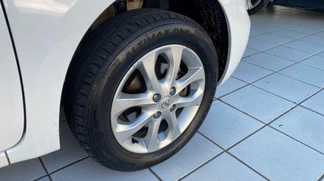NISSAN March 1.6 16V 4P SV FLEX, Foto 11