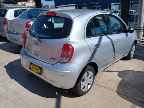 NISSAN March 1.6 16V 4P S FLEX, Foto 2