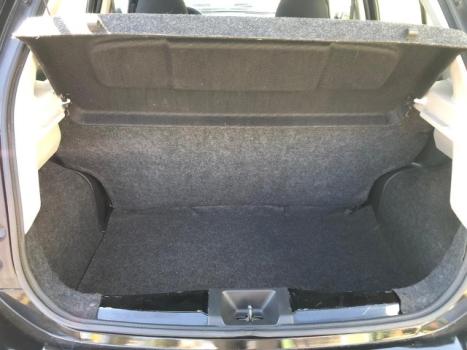 NISSAN March 1.6 16V 4P S FLEX, Foto 2