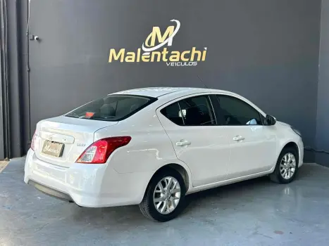 NISSAN Versa Sedan , Foto 5