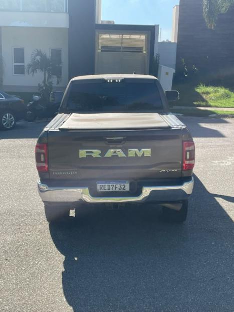 RAM 2500 6.7 I6 24V SLT CABINE DUPLA TURBO DIESEL LARAMIE 4X4 AUTOMTICO, Foto 4