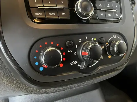 RENAULT Captur 1.6 16V 4P FLEX SCE LIFE X-TRONIC CVT, Foto 15