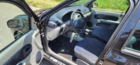RENAULT Clio Sedan 1.0 16V 4P AUTHENTIQUE, Foto 4