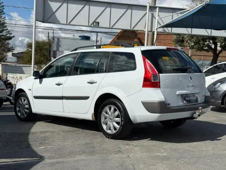 RENAULT Megane Grand Tour 1.6 16V 4P FLEX DYNAMIQUE, Foto 3