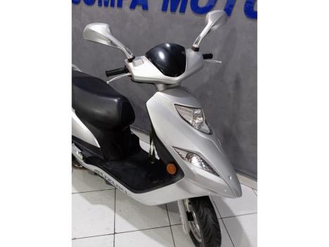 SUZUKI Burgman 125 , Foto 3