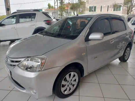 TOYOTA Etios Hatch 1.3 16V 4P FLEX XS, Foto 1