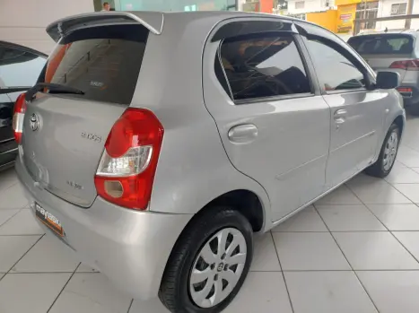 TOYOTA Etios Hatch 1.3 16V 4P FLEX XS, Foto 5