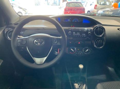 TOYOTA Etios Hatch 1.5 16V 4P FLEX XS AUTOMTICO, Foto 3