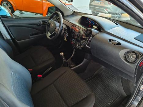 TOYOTA Etios Hatch 1.3 16V 4P FLEX X, Foto 11