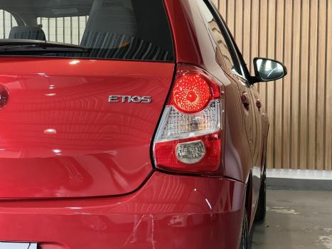 TOYOTA Etios Hatch 1.3 16V 4P FLEX X, Foto 9
