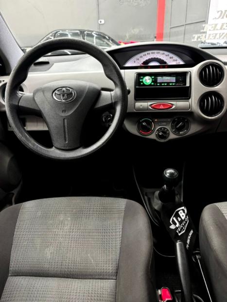 TOYOTA Etios Hatch 1.3 16V 4P FLEX X, Foto 5