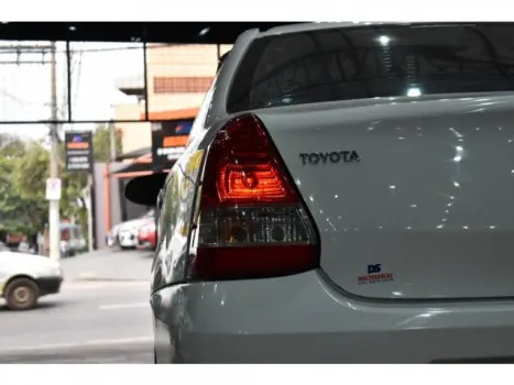 TOYOTA Etios Sedan 1.5 16V 4P FLEX X, Foto 2