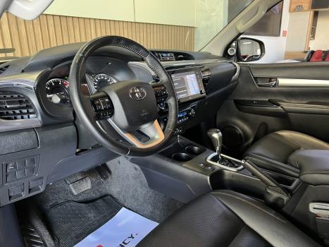 TOYOTA Hilux Caminhonete 2.8 16V SRX 4X4 DIESEL CABINE DUPLA AUTOMTICO, Foto 17