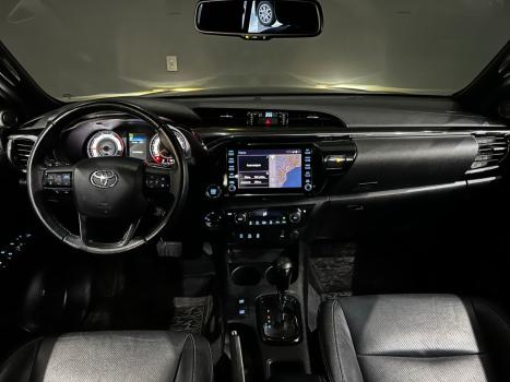 TOYOTA Hilux Caminhonete 2.8 16V SRX 4X4 DIESEL CABINE DUPLA AUTOMTICO, Foto 4