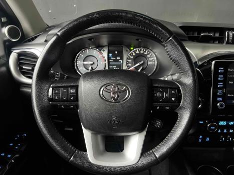 TOYOTA Hilux Caminhonete 2.8 16V SRX 4X4 DIESEL CABINE DUPLA AUTOMTICO, Foto 10