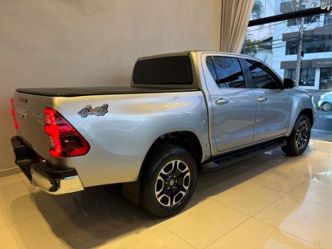 TOYOTA Hilux Caminhonete 2.8 16V SRX 4X4 TURBO DIESEL CABINE DUPLA AUTOMTICO, Foto 2