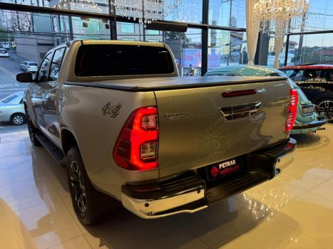 TOYOTA Hilux Caminhonete 2.8 16V SRX 4X4 TURBO DIESEL CABINE DUPLA AUTOMTICO, Foto 4