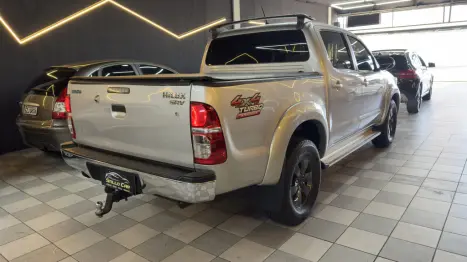 TOYOTA Hilux Caminhonete 3.0 4P 4X4 SRV TURBO DIESEL TOP CABINE DUPLA AUTOMTICO, Foto 8