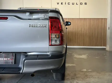 TOYOTA Hilux Caminhonete 2.8 4X4 DIESEL CABINE SIMPLES, Foto 7