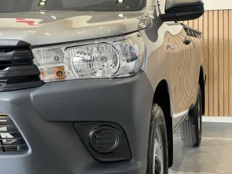 TOYOTA Hilux Caminhonete 2.8 4X4 DIESEL CABINE SIMPLES, Foto 8