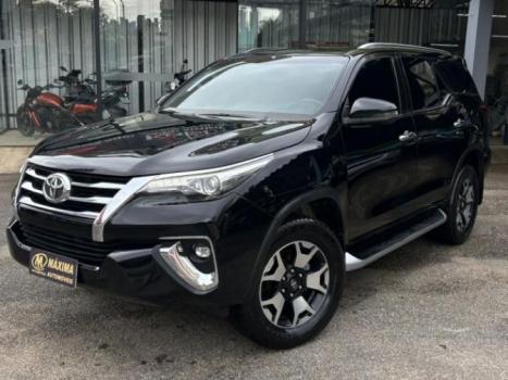 TOYOTA Hilux SW4 2.8 16V 4P SRX 4X4 7 LUGARES TURBO DIESEL AUTOMTICO, Foto 1