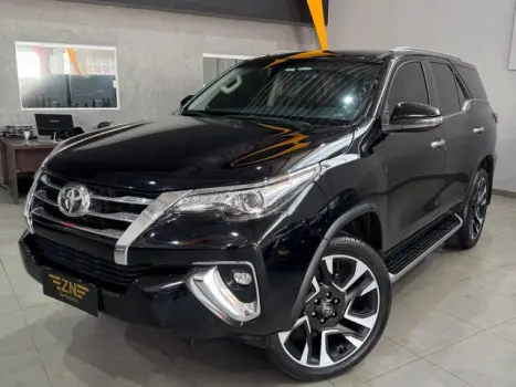 TOYOTA Hilux SW4 2.8 4P SRX 4X4 DIAMOND 7 LUGARES TURBO DIESEL AUTOMTICO, Foto 8