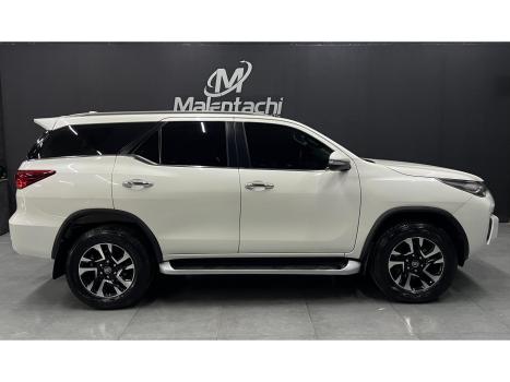 TOYOTA Hilux SW4 2.8 4P SRX 4X4 TURBO DIESEL AUTOMTICO, Foto 5