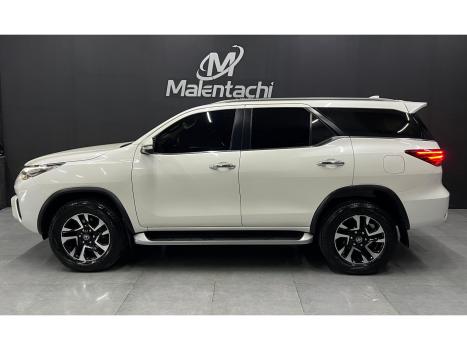 TOYOTA Hilux SW4 2.8 4P SRX 4X4 TURBO DIESEL AUTOMTICO, Foto 6