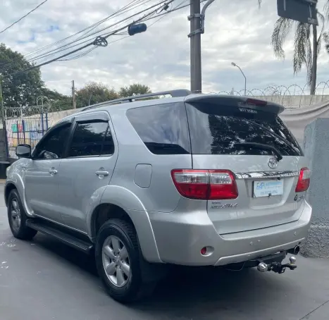 TOYOTA Hilux SW4 3.0 16V 4P SRV 4X4 7 LUGARES TURBO DIESEL AUTOMTICO, Foto 6