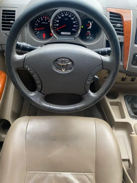 TOYOTA Hilux SW4 3.0 16V 4P SRV 4X4 7 LUGARES TURBO DIESEL AUTOMTICO, Foto 9
