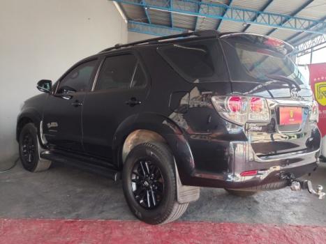 TOYOTA Hilux SW4 3.0 16V 4P SRV 4X4 TURBO DIESEL AUTOMTICO, Foto 4