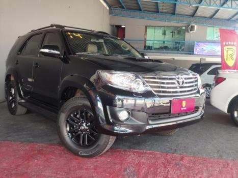 TOYOTA Hilux SW4 3.0 16V 4P SRV 4X4 TURBO DIESEL AUTOMTICO, Foto 5