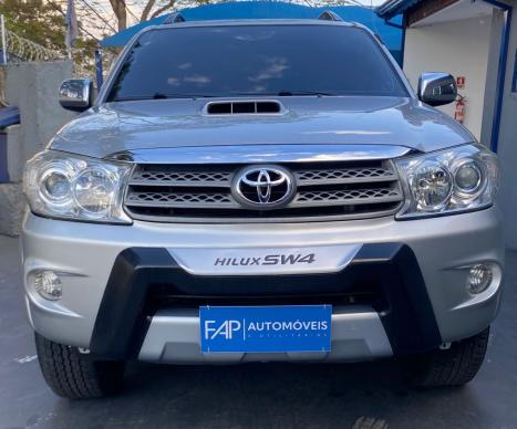 TOYOTA Hilux SW4 3.0 16V 4P SRV 4X4 7 LUGARES TURBO DIESEL AUTOMTICO, Foto 2