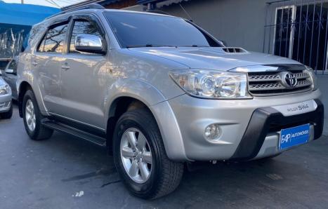 TOYOTA Hilux SW4 3.0 16V 4P SRV 4X4 7 LUGARES TURBO DIESEL AUTOMTICO, Foto 3