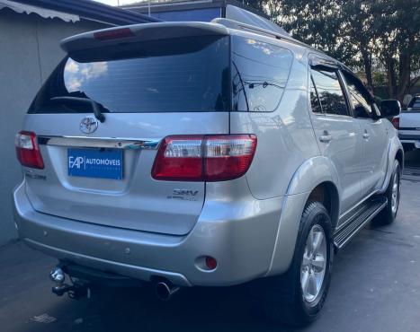 TOYOTA Hilux SW4 3.0 16V 4P SRV 4X4 7 LUGARES TURBO DIESEL AUTOMTICO, Foto 7