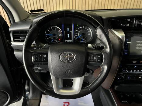 TOYOTA Hilux SW4 , Foto 10