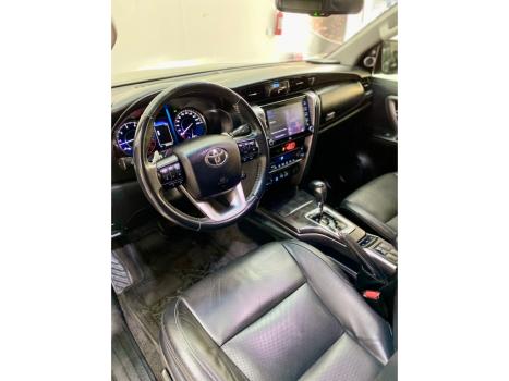 TOYOTA Hilux SW4 , Foto 6