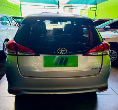 TOYOTA Yaris Hatch 1.5 16V 4P FLEX XL MULTIDRIVE AUTOMTICO CVT, Foto 2
